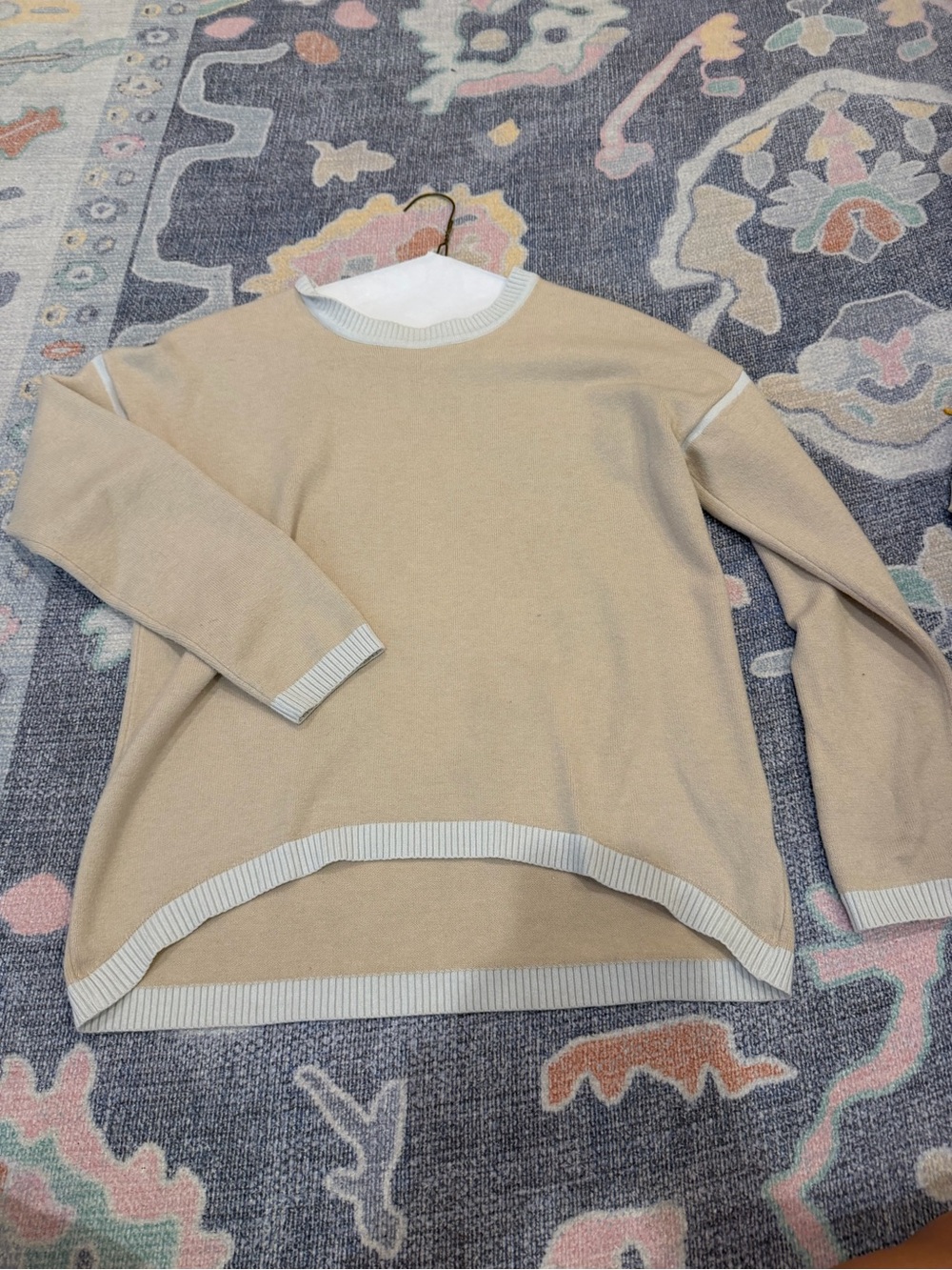 zeagoo Beige Crewneck Sweater with White Trim